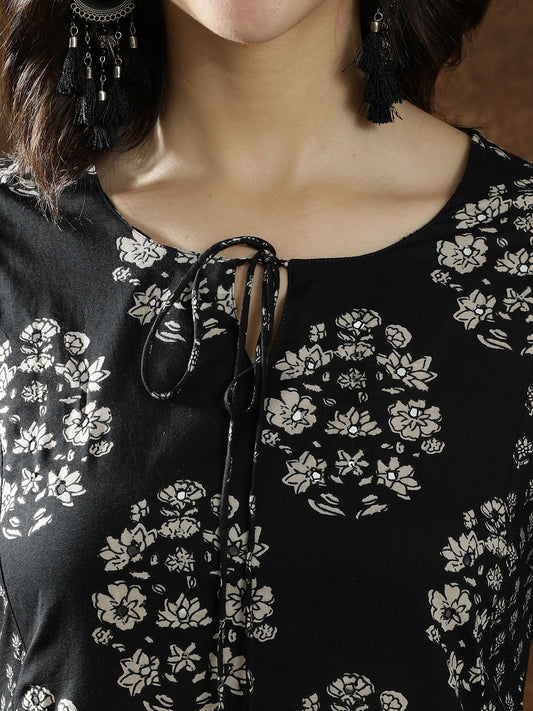 Floral Embroidered Straight Cotton Kurta