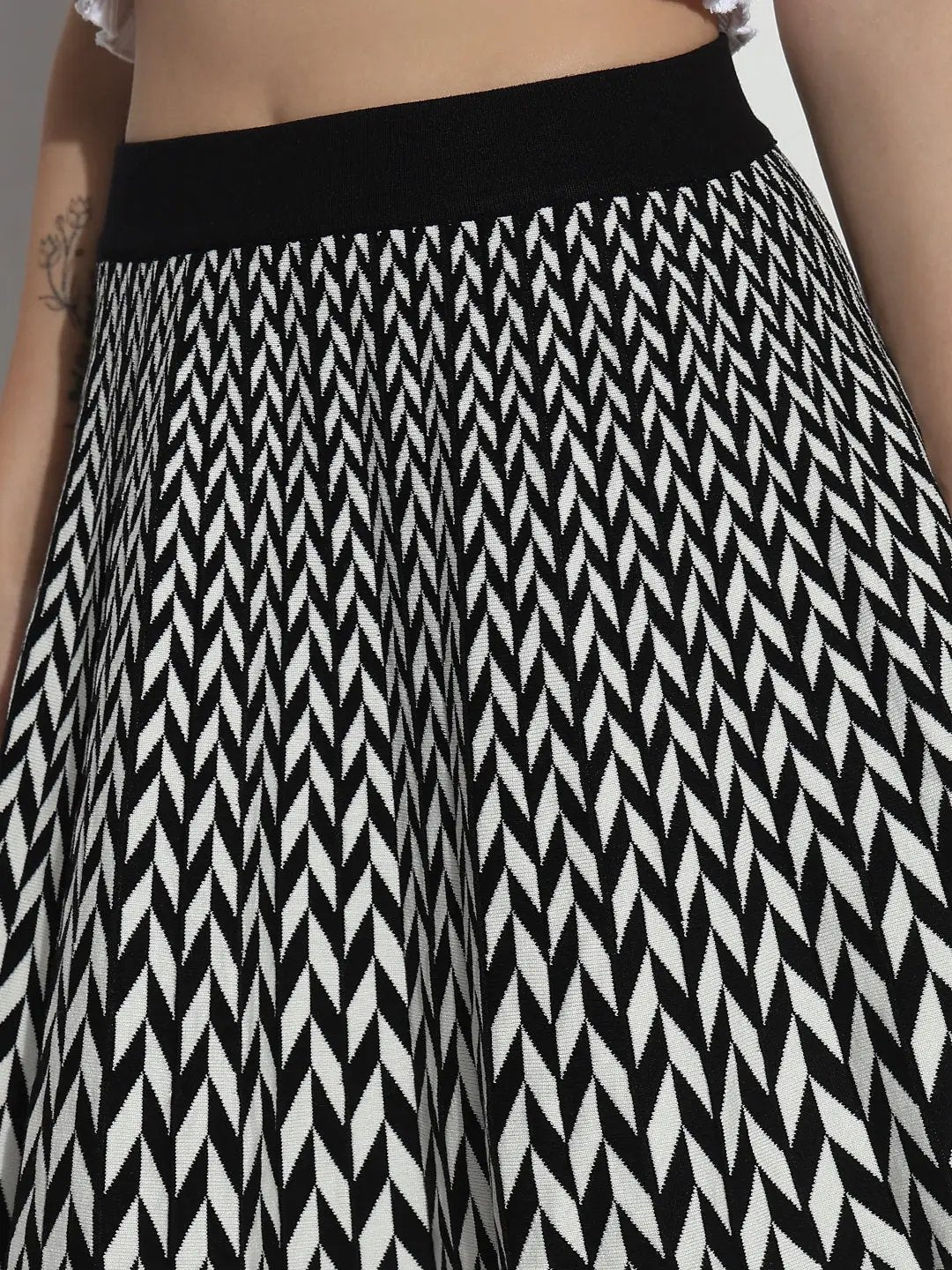 Women's Abstract Black Flared Mini Skirt
