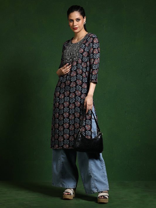Floral Embroidered Straight Kurta